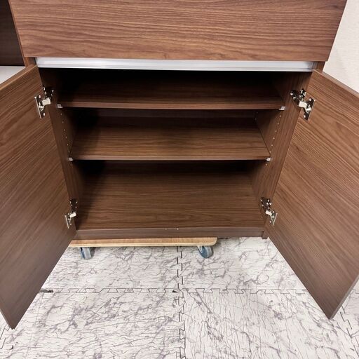 3枚扉キッチンボード　食器棚　土井インテリア工業 土井インテリア レンジボード キッチンボード 3枚扉 クリーニング済