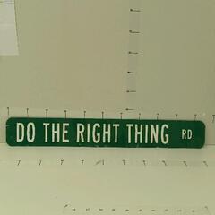 1104-001 映画Do the right thing 道路標識