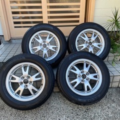 プリウス純正タイヤ、ホイールナット込み