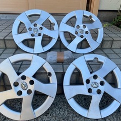 プリウス純正タイヤ、ホイールナット込み