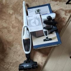 美品 エレクトロラックス コードレス掃除機 スティック