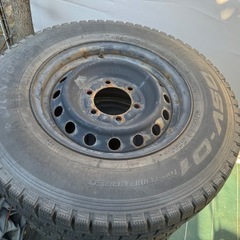 スタッドレスタイヤ　195/80R15 中古