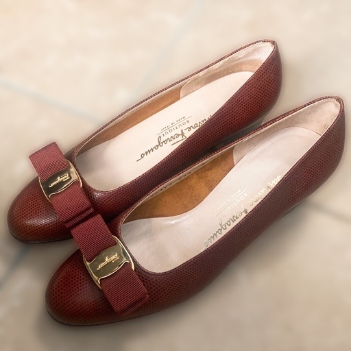 フェラガモ パンプス フェラガモ パンプス 24 ブラック Salvatore