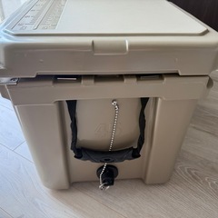 クーラーボックス42.5L 、ヴァストランド(VASTLAND)、水抜き栓付