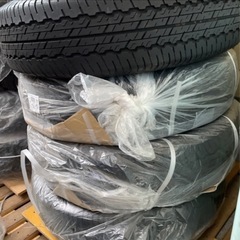  ダンロップタイヤ195//80/15 　4本 