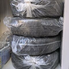 スタッドレスタイヤとホイールのセット 195/65R15