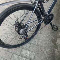 リサイクルショップどりーむ荒田店 No1525 自転車　クロスバイク　２８インチ　ESLUVE　ギア前後切替３×７変速　前後ディスクブレーキ　軽量アルミフレーム