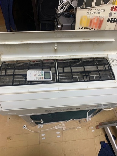 自己紹介必読☆さあ‼️SHARP エアコン室内機 2018年製 自己紹介必読☆さあ‼️SHARP エアコン室内機 2018年製 自己紹介必読