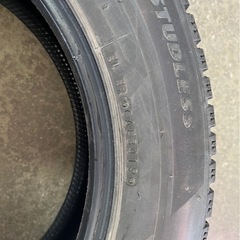 【諸事情により中止してます】215/60r17 　スタッドレスタイヤ