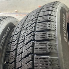 【諸事情により中止してます】215/60r17 　スタッドレスタイヤ