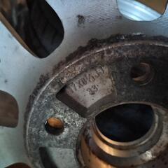 17インチ 8.5J 2本　235 40 17　メーカーわかりません。