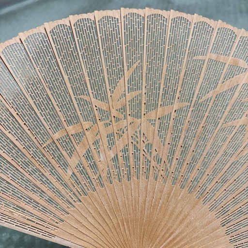 高級白檀扇子 希少 アンティーク 希少箱入り高級白檀扇子羽衣女性