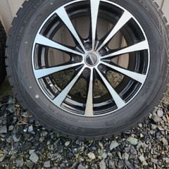 スタッドレスタイヤ　ホイール付き　3人が問い合わせ中