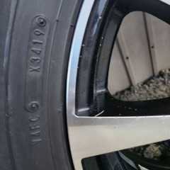 スタッドレスタイヤ　ホイール付き　3人が問い合わせ中