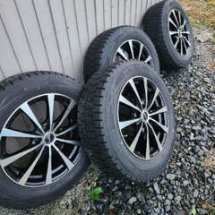 スタッドレスタイヤ　ホイール付き　3人が問い合わせ中