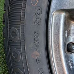 スタッドレス＋アルミホイール（日産エクストレイルに使用）