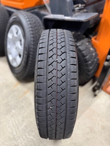 200系ハイエース　195/80R15　スタッドレス　ブリヂストン　ブリザック ブリザック VL10 【新品】ハイエース200系 スタッドレスタイヤ