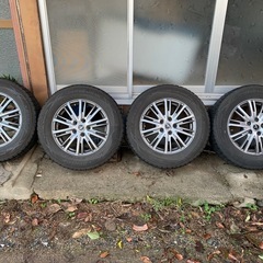 スタッドレスタイヤ、ホイールセット　215-65-16  引き取り限定
