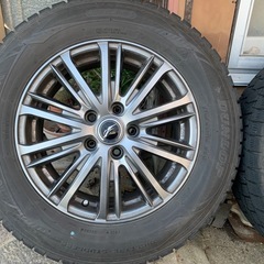 スタッドレスタイヤ、ホイールセット　215-65-16  引き取り限定
