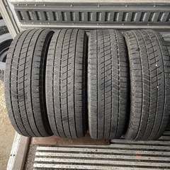極上タイヤ　BRIDGESTONE ブリヂストン　ブリジストン　VRX3 185/65R15スタッドレス　タイヤ　2022年製　15インチ