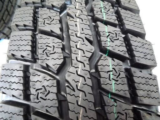 パーツ R 新品 スタッドレスタイヤ 4本セット トーヨー オブザーブ W/T-R 185