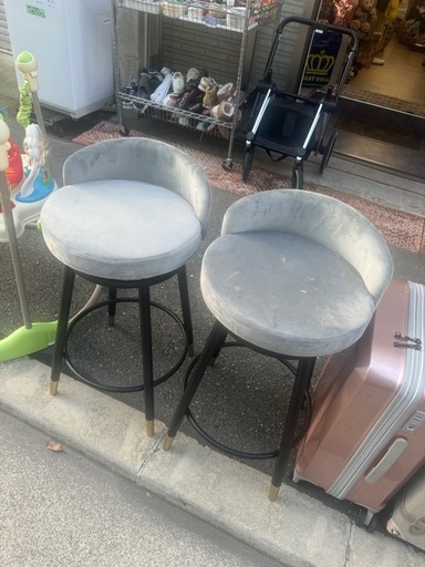 美品 背もたれ付きスイベルバースツール 2つセット 布貼り 高さ65cm