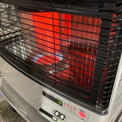 20年製　トヨトミ　煙突式ストーブ　木造〜17畳　鉄筋〜27畳 