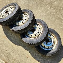 【1シーズンのみ使用】スタッドレスタイヤ 145/70R12 ダンロップ ホイール付き