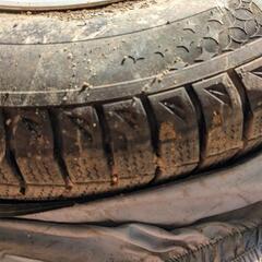 タイヤ スタッドレス4本　サイズ写真でわかりますか？