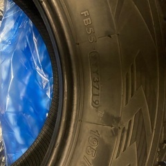 ヨコハマスタッドレスタイヤ　ハイエース　2020年、2019年製　