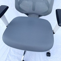 美品 オフィスコム　オフィスチェア YS-1  肘付き 可動肘 ヘッドレスト付き