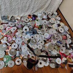 世田谷区近辺配送可能　大量まとめ売り 数百本 美品 カーリングリボン 装飾リボン サテンリボン 飾りラッピングテープ