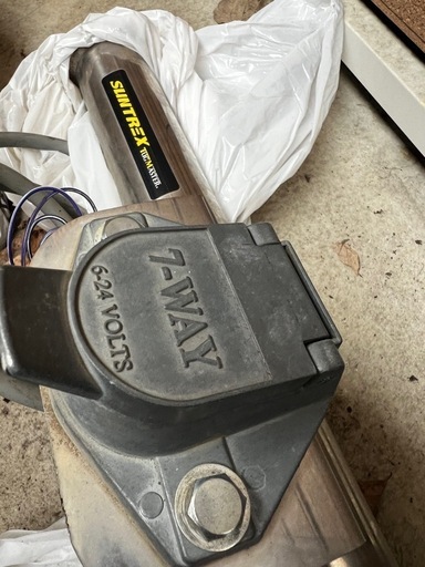 新品 ハイエースワイドSUNTREX ステンレス ヒッチメンバー サン