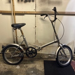 D828 ☆ 17800円☆ 折りたたみ中古自転車【16インチ シルバー アルミ