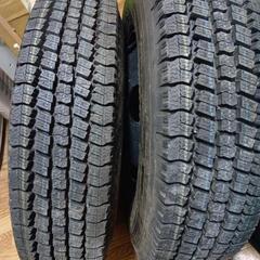 新品トーヨータイヤスタッドレスホイール付き、215/85R162本分
