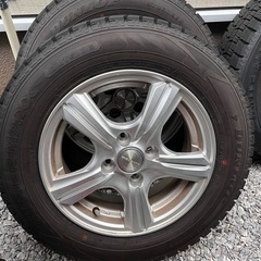 スタッドレスタイヤ　WINTER MAXX 02　４本　