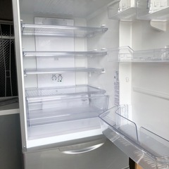 キッチン家電   AQUAノンフロン　冷凍冷蔵庫　AQRー36D2(S) 形　355リットル　2015年製