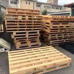 薪軽トラ積み放題(パレットも差し上げます)