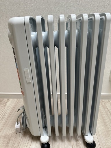 デロンギオイルヒーター RHJ45M1115-LG ジャパネットモデル デロンギ 冷暖房機器 【美品】アミカルド オイルヒーター ライトグレー