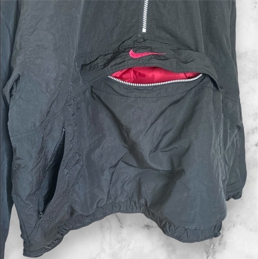 ナイキ　ナイロンジャケットLサイズ NIKE ナイロンジャケット Lサイズ ウィンドブレーカー NIKE