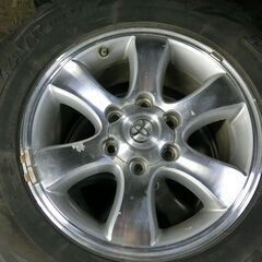 265/65ｒ17　ブリザックＤＭ－Ｖ１　2013年　タコマなどに