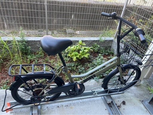 リサイクルショップどりーむ荒田店 No1525 自転車　クロスバイク　２８インチ　ESLUVE　ギア前後切替３×７変速　前後ディスクブレーキ　軽量アルミフレーム リサイクルショップどりーむ荒田店 No1525 自転車 クロスバイク 28