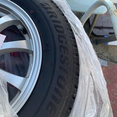 BRIDGESTONE　BLIZZAK　STADLESS　TIRE　4本　1シーズン使用　ホイ‐ル付き