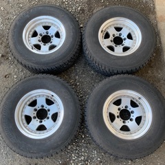 ブリザックDM-V2 2016製　265/70/16  P.C.D139.7