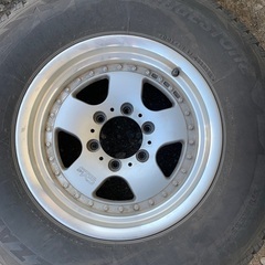 ブリザックDM-V2 2016製　265/70/16  P.C.D139.7