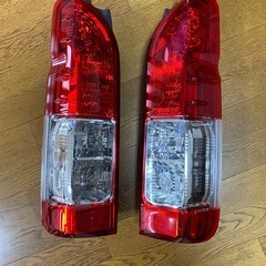 ハイエース　テールランプ　純正　