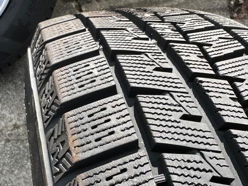 ダンロップ205/65R16 4本 バリ山！『100903』スタッドレス 205/65R16 スタッドレスタイヤ バリ山 道内送料無料❗️205/65/16冬