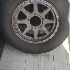 スタッドレスタイヤ　ホイール　215/70R16