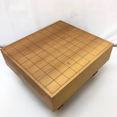 ss6922　足付き 将棋盤 3寸 天然木 33×36cm 駒付き 高さ20cm 木製 木目 脚付 足つき ボードゲーム 将棋盤 中古 ss6922 足付き 将棋盤 3寸 天然木 33×36cm 駒付き 高さ