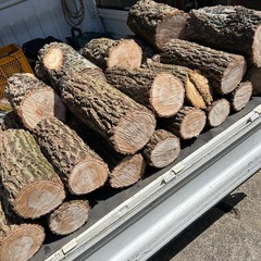 たかひろ様　クヌギ　コナラ　サクラなど ミックス　薪ストーブ キャンプ 広葉樹　軽トラ一杯　乾燥